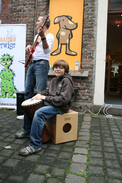 gal/2010/2010 Saitentwist Schmitz Werden Buchhandlung 12.Juni/2010 Saitentwist Buchhandlung Schmitz Essen Werden 12.JUni 021.jpg